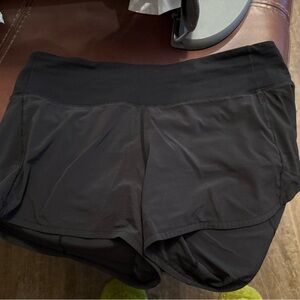 Lululemon Woman’s Black Speed-Up Low Rise Lined 2.5” Athletic Shorts Size 8 Tall